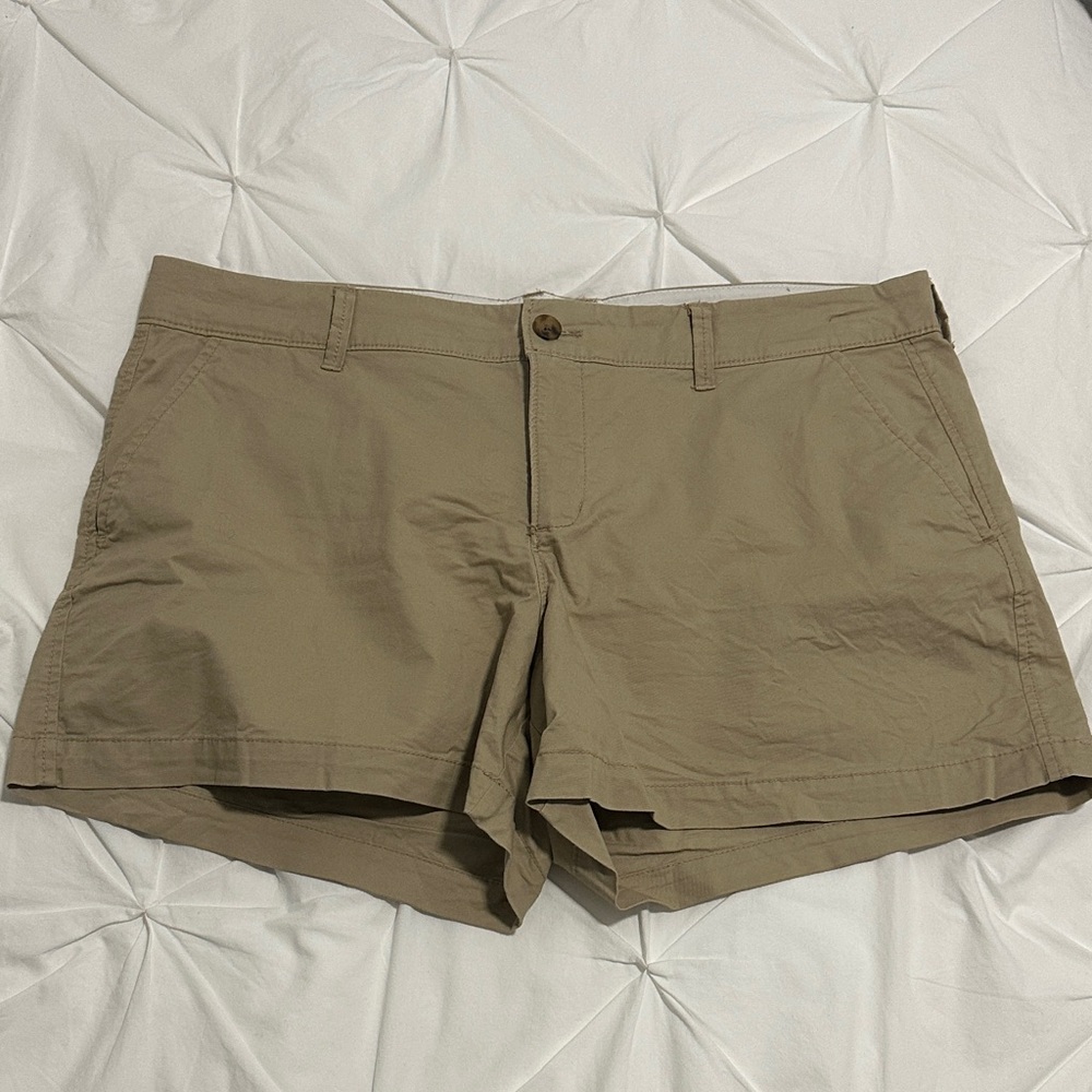 Old Navy Women's Tan Shorts - size 14